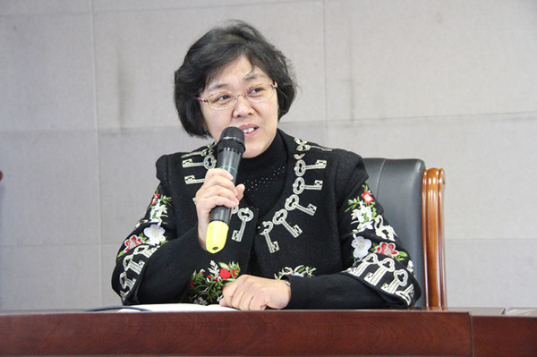 中國地質大學長城學院組織專職教師業(yè)務培訓