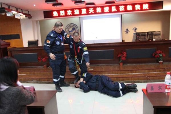 我院舉辦“大學(xué)生安全、防護(hù)”主題講座