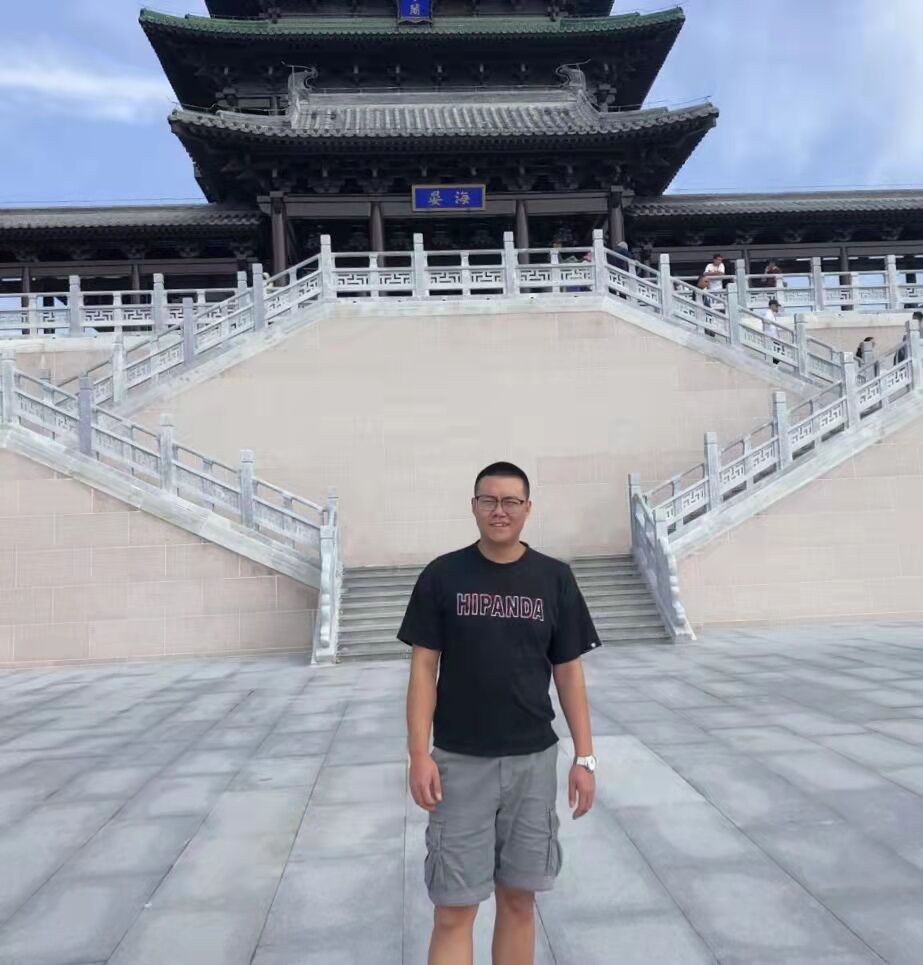張建鑫 ---大興區(qū)鄉(xiāng)村振興協(xié)理員，投身于鄉(xiāng)村振興建設(shè)。