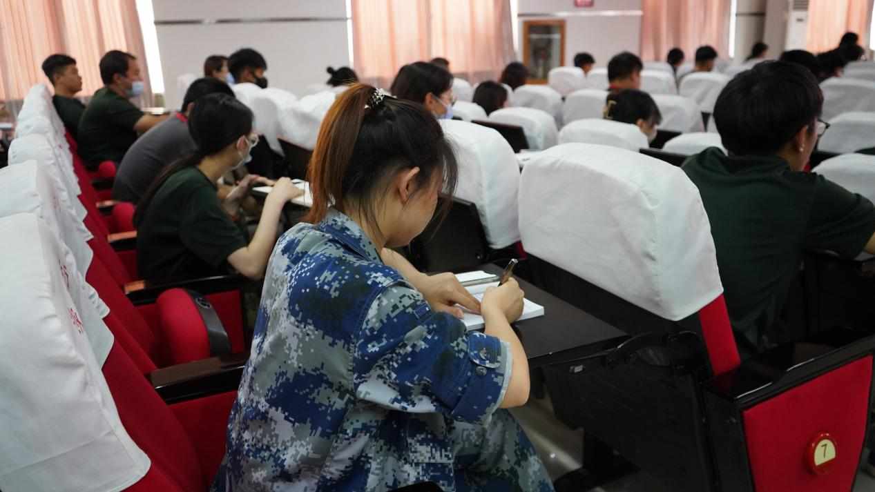保定理工學(xué)院召開學(xué)期末學(xué)生工作例會