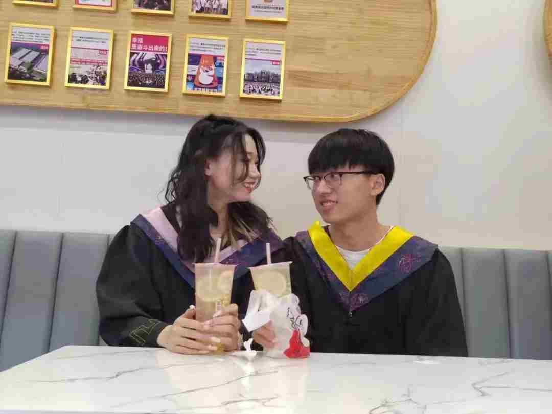 談一別奮斗路 聚四載同窗情  ——保定理工學(xué)院2022屆畢業(yè) 生歡送會(huì)