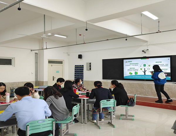 打磨精品課堂，提升職業(yè)素養(yǎng)——記管理學院教師提升系列