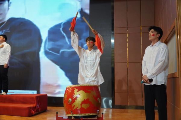 “青春孕育無限希望，青年創(chuàng)造美好明天”大型合唱會圓滿落幕！
