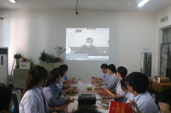 加強師德師風(fēng)建設(shè)，發(fā)揮教師黨員先鋒模范作用——我院教師黨員積極開展師德師風(fēng)學(xué)習(xí)活動