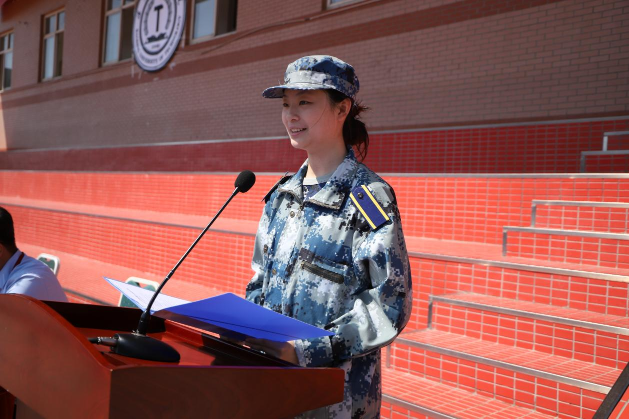 保定理工學(xué)院2023級新生軍訓(xùn)開營式隆重舉行