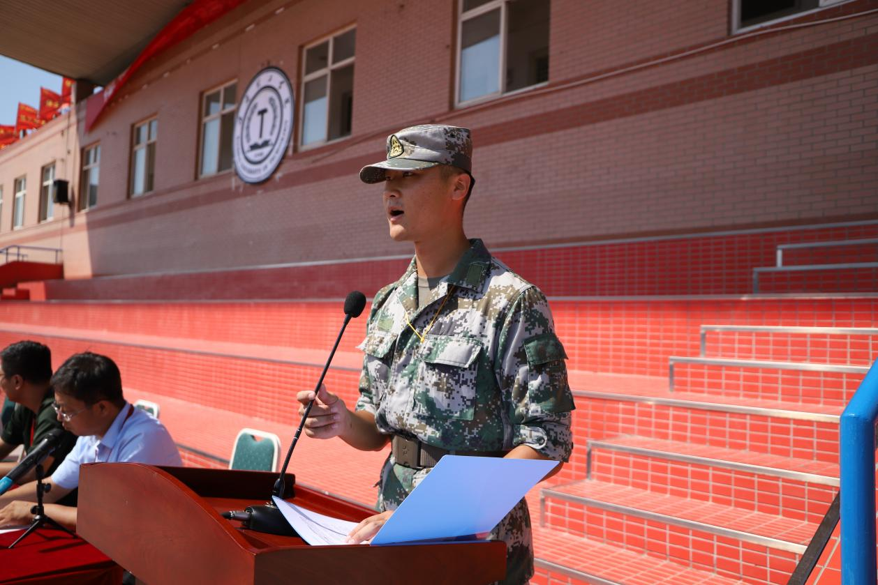 保定理工學(xué)院2023級新生軍訓(xùn)開營式隆重舉行