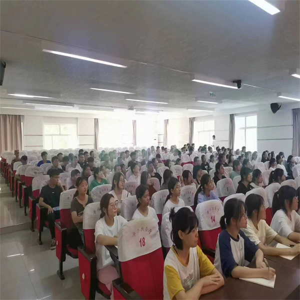 啟航奮進 “經(jīng)”彩有你——2023級經(jīng)濟學(xué)專業(yè)新生入學(xué)教育