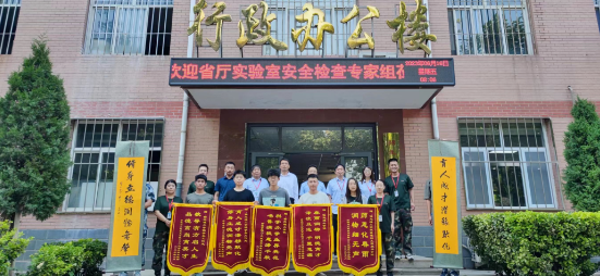 深情別母校，激情續(xù)人生