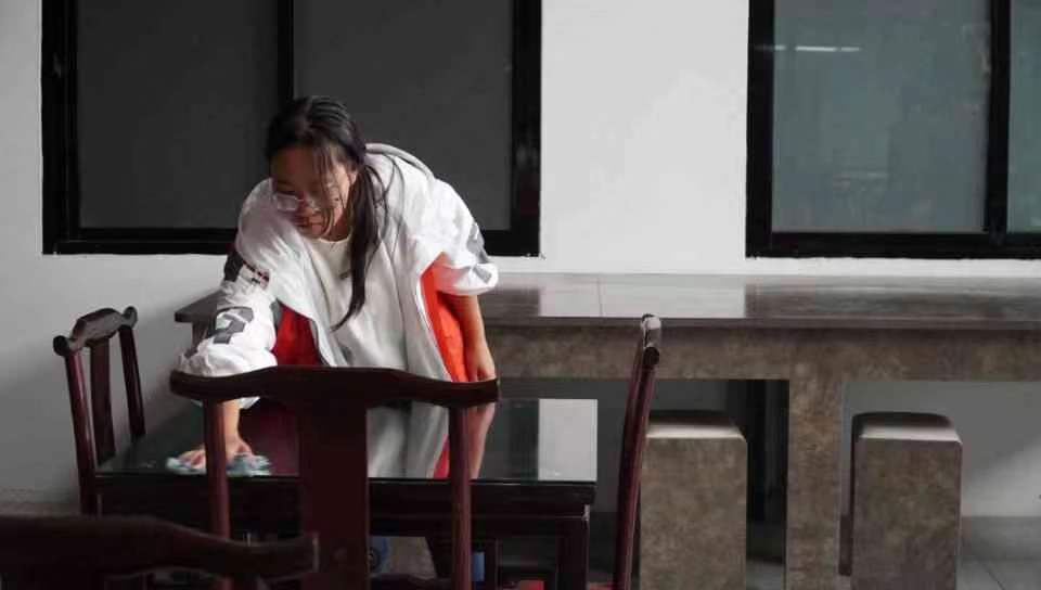 志愿服務(wù)暖人心,養(yǎng)老院里筑真情