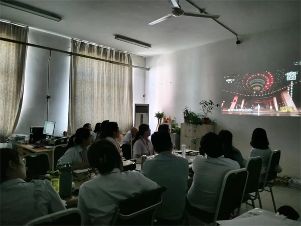 堅(jiān)定信念正師風(fēng)，明道育德鑄師魂——師德師風(fēng)警示教育專題會(huì)