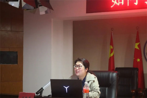 賦能履職勇?lián)?，榜樣引領助成長——2023年秋季學期班干部培訓班結業(yè)暨表彰儀式