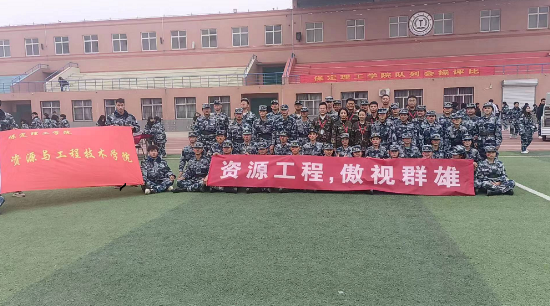 隊列會操馳騁賽場，青春飛揚