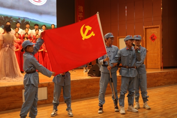 “青春放歌新時代，攜手起航新征程”一二·九大型合唱會圓滿結束