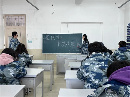 “技能拓展，激發(fā)潛能”——保定理工學(xué)院藝術(shù)學(xué)院開(kāi)展十項(xiàng)技能培訓(xùn)