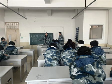 “技能拓展，激發(fā)潛能”——保定理工學(xué)院藝術(shù)學(xué)院開(kāi)展十項(xiàng)技能培訓(xùn)