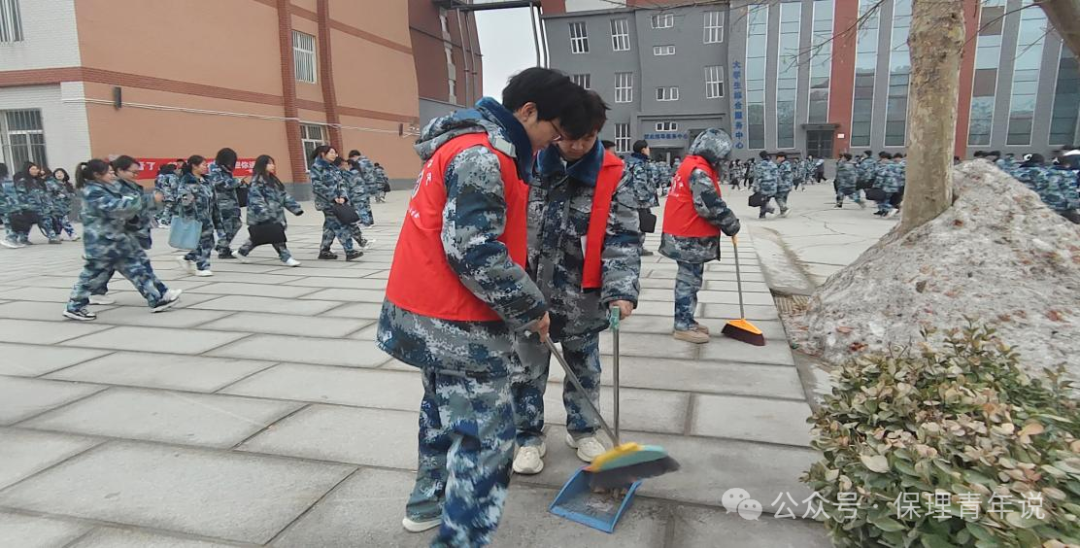 雷鋒精神共傳承,志愿服務(wù)學雷鋒