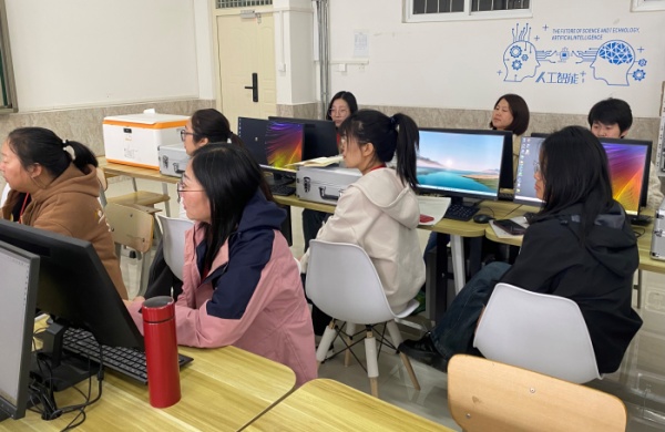 強(qiáng)技能，促提升——信息科學(xué)與工程學(xué)院教師技能系列培訓(xùn)（一）順利開展