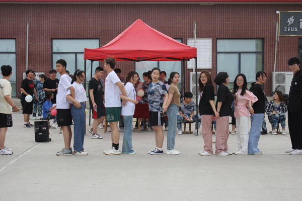 保定理工學(xué)院‖管理學(xué)院‖我院舉辦“運動青春，快樂無限”趣味運動會