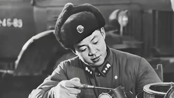 學(xué)習(xí)雷鋒‖管理學(xué)院‖弘揚雷鋒精神，爭做進步青年