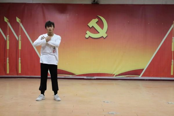保定理工學院||管理學院||“管理催奮進，榜樣促前行”年末表彰大會