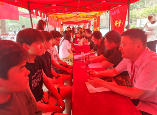 就業(yè)幫扶|保定理工學(xué)院|管理學(xué)院|“望聞問切”摸清學(xué)生需求，“把脈問診”開出就業(yè)良方