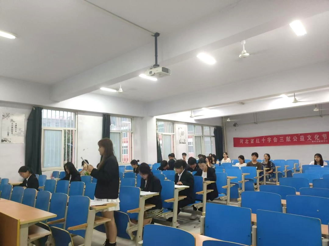 “三獻”進校園|共話愛心與責任:“三獻”主題辯論賽圓滿結束