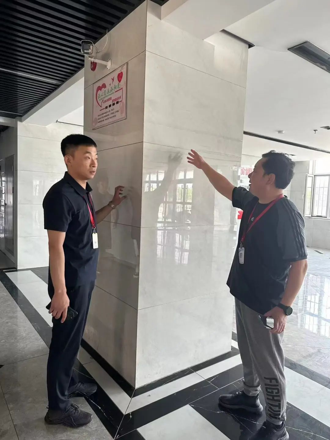 學(xué)工處組織開展學(xué)生宿舍樓 天臺安全防護專項檢查