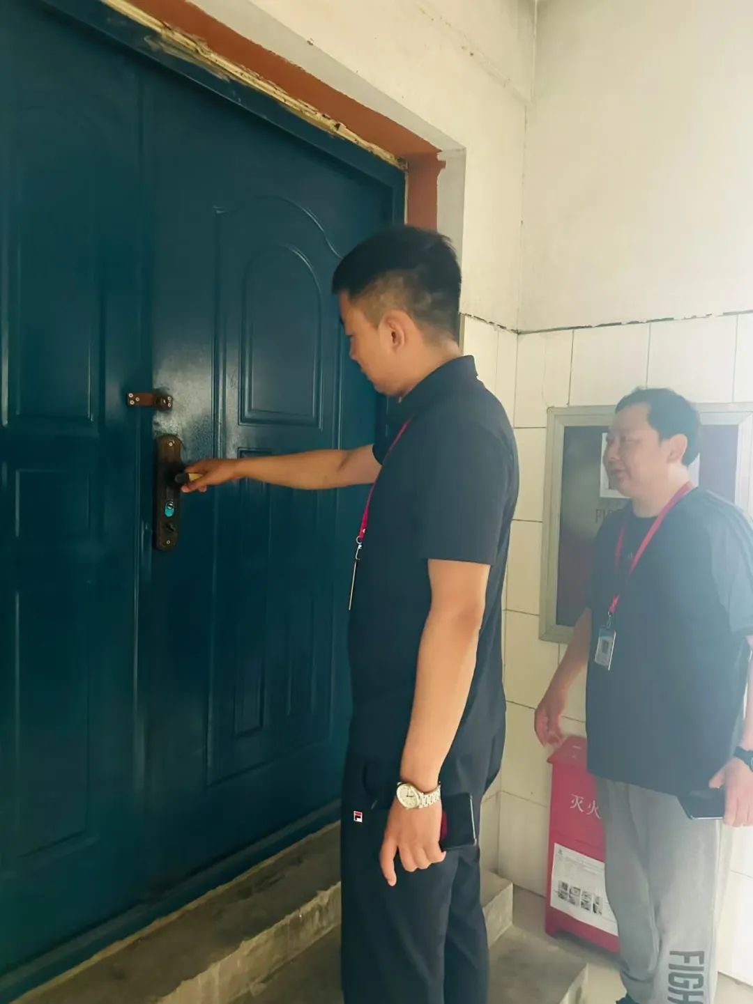 學(xué)工處組織開展學(xué)生宿舍樓 天臺安全防護專項檢查