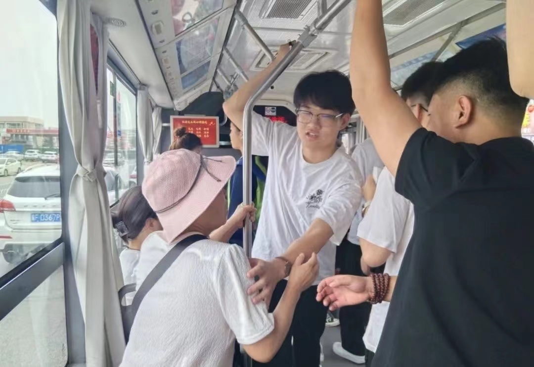 志愿服務(wù)助你我 生態(tài)保護(hù)靠大家