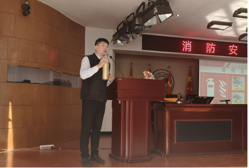 “人人講安全  個(gè)個(gè)會(huì)應(yīng)急” ——保定理工學(xué)院消防知識(shí)講座