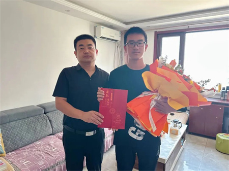 熱烈祝賀！保定理工學(xué)院藝術(shù)學(xué)院 0001 號錄取通知書已送達(dá)