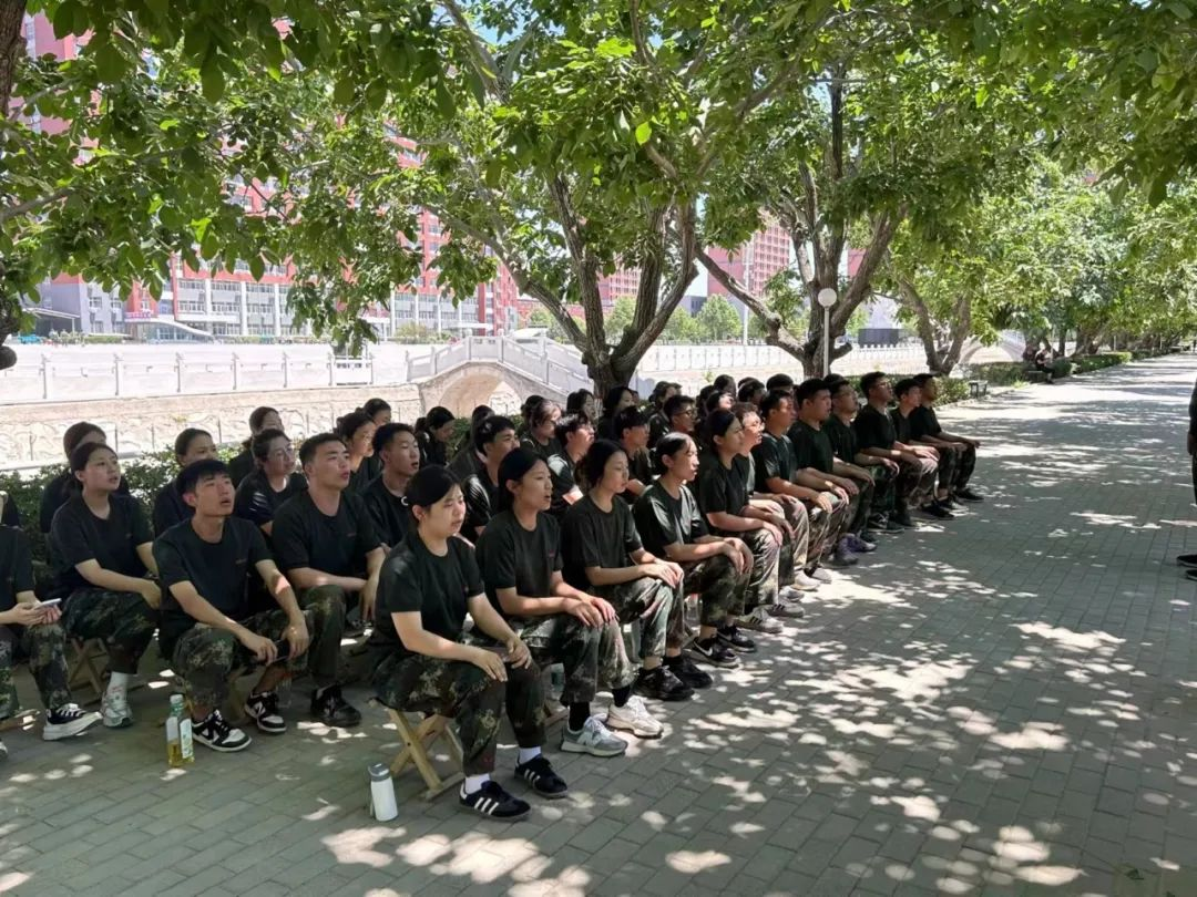 鐵血鑄魂,颯爽英姿—新入職輔導(dǎo)員培訓(xùn)第五天