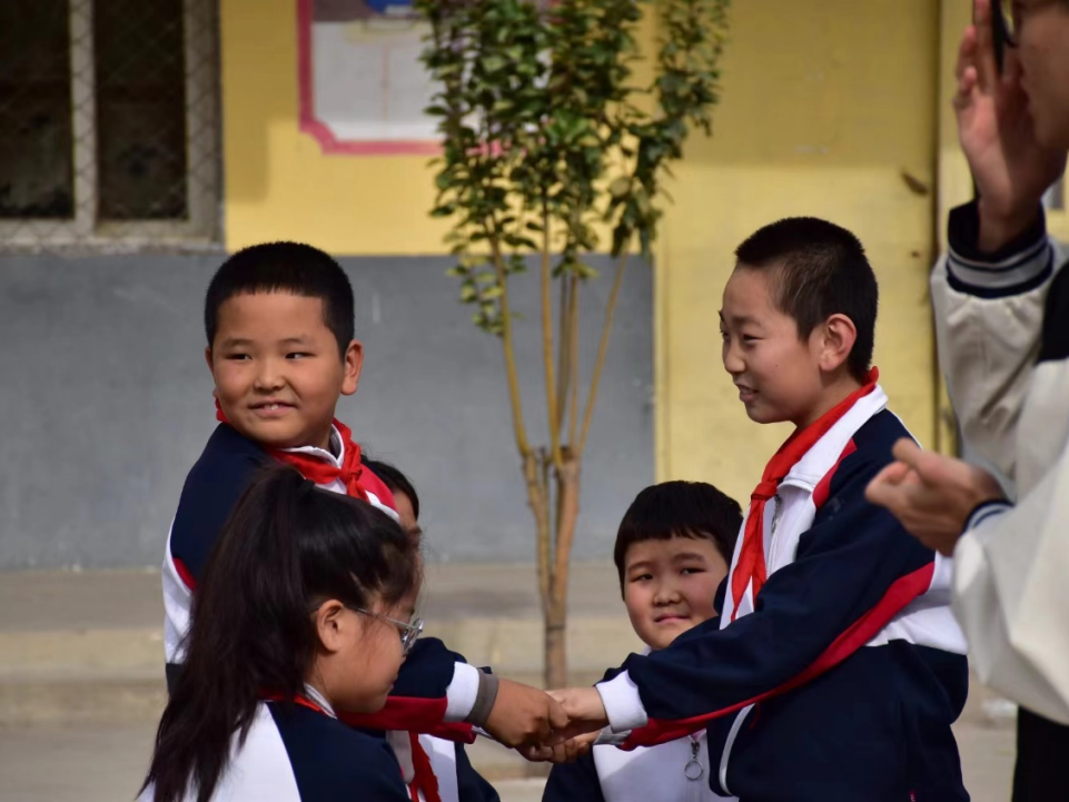 勇?lián)鷷r代使命，傳遞教育力量——鄭家莊小學(xué)支教活動