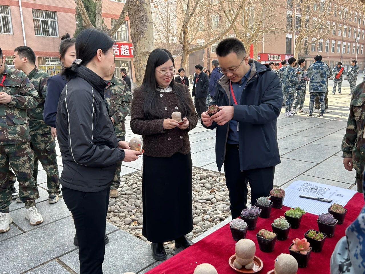 “‘植’此青綠，教樹人心，‘育’汝于成”植樹節(jié)活動(dòng)圓滿結(jié)束!