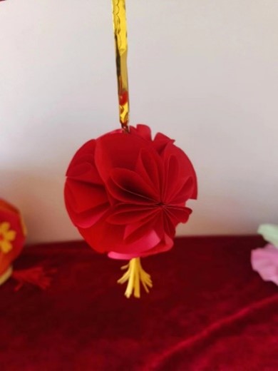 弘揚(yáng)傳統(tǒng)文化 傳承愛(ài)國(guó)情懷——教育學(xué)院開展創(chuàng)意燈籠制作活動(dòng)