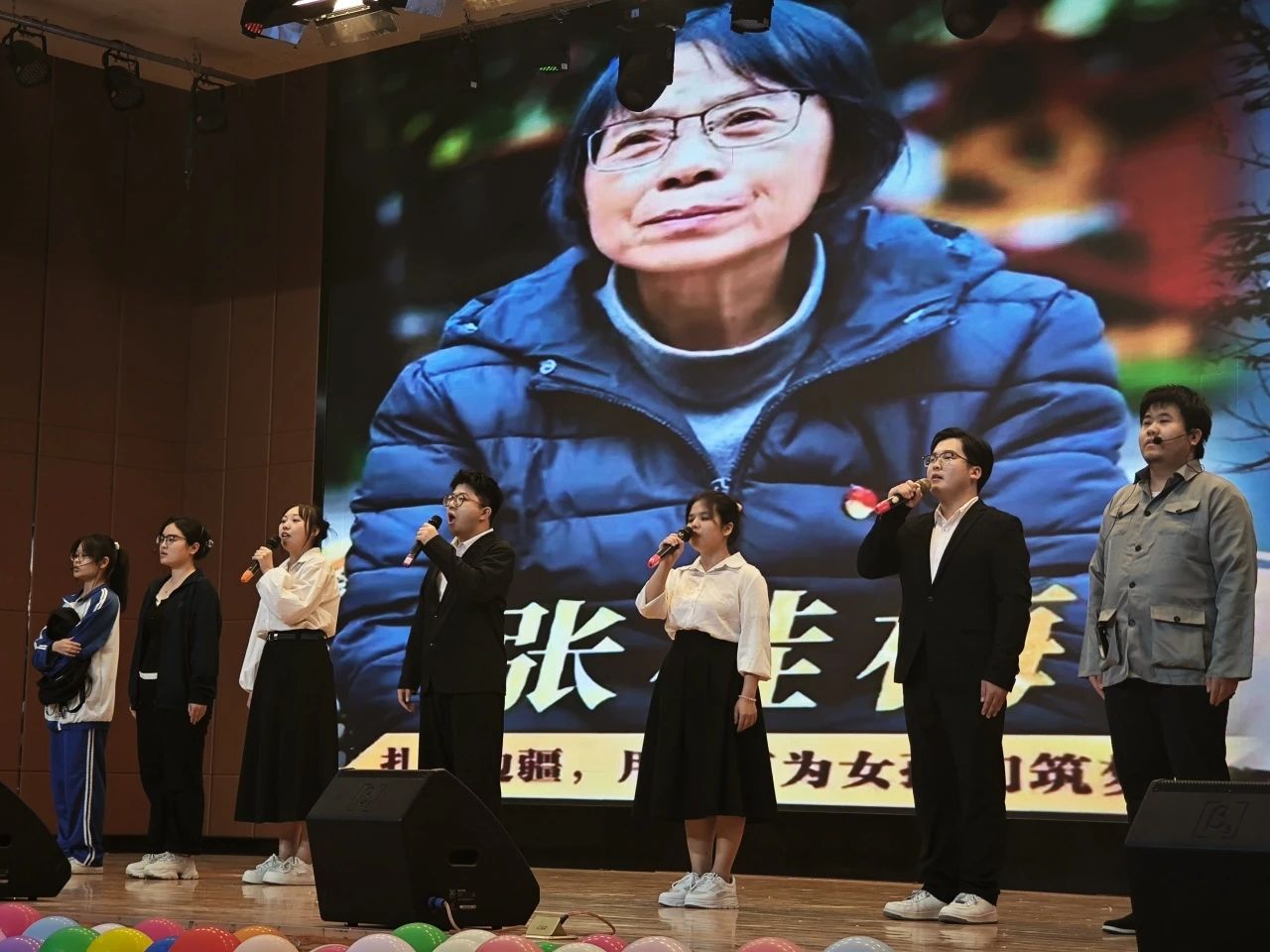以“實(shí)踐”賦能 涵養(yǎng)優(yōu)秀學(xué)風(fēng)——“賡續(xù)教育初心 踔厲奮發(fā)向未來(lái)”2023學(xué)年實(shí)習(xí)表彰大會(huì)圓滿結(jié)束