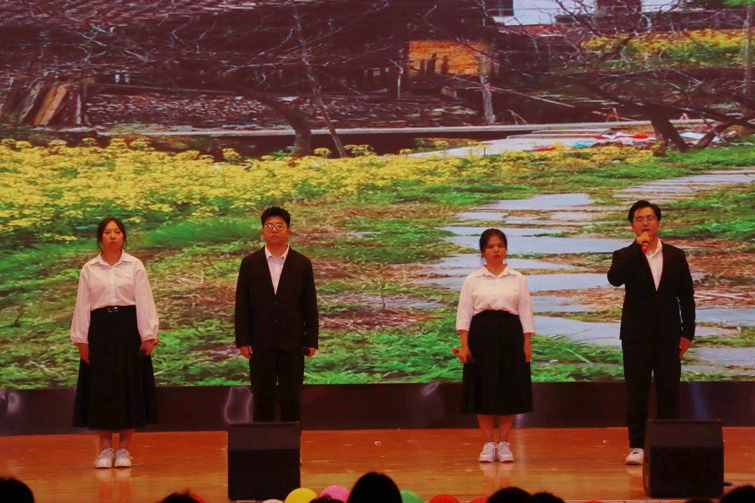 以“實(shí)踐”賦能 涵養(yǎng)優(yōu)秀學(xué)風(fēng)——“賡續(xù)教育初心 踔厲奮發(fā)向未來(lái)”2023學(xué)年實(shí)習(xí)表彰大會(huì)圓滿結(jié)束