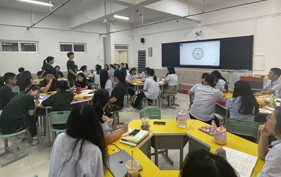 “服務(wù)意識、工作態(tài)度、履職盡責(zé)”大討論活動