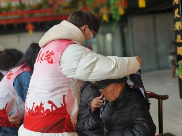 “揚愛老美德，獻志愿精神”志愿服務(wù)慰問活動圓滿結(jié)束