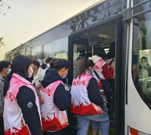 “揚愛老美德，獻志愿精神”志愿服務(wù)慰問活動圓滿結(jié)束