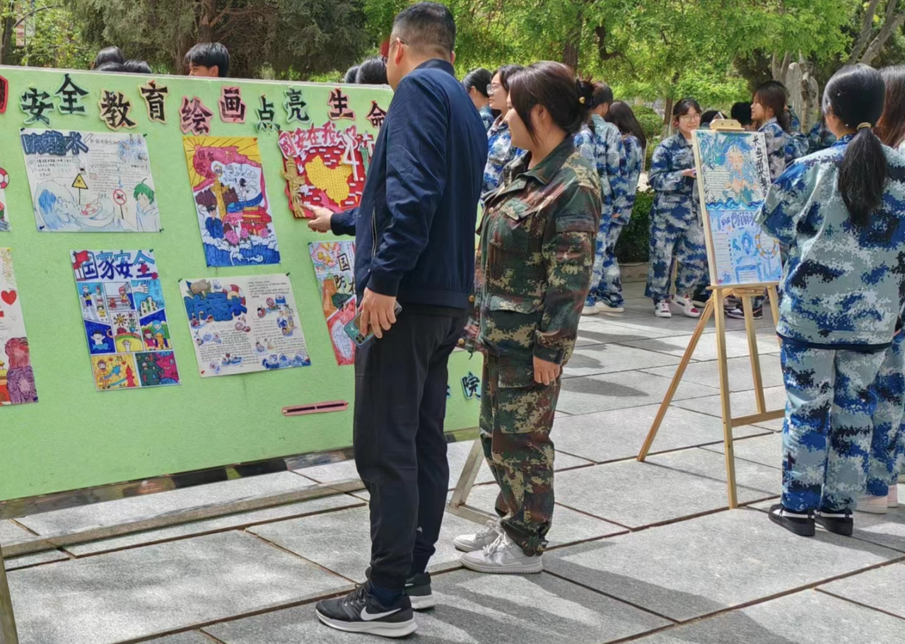 “畫(huà)展助力安全教育 繪畫(huà)點(diǎn)亮生命之光”國(guó)家安全教育主題作品展