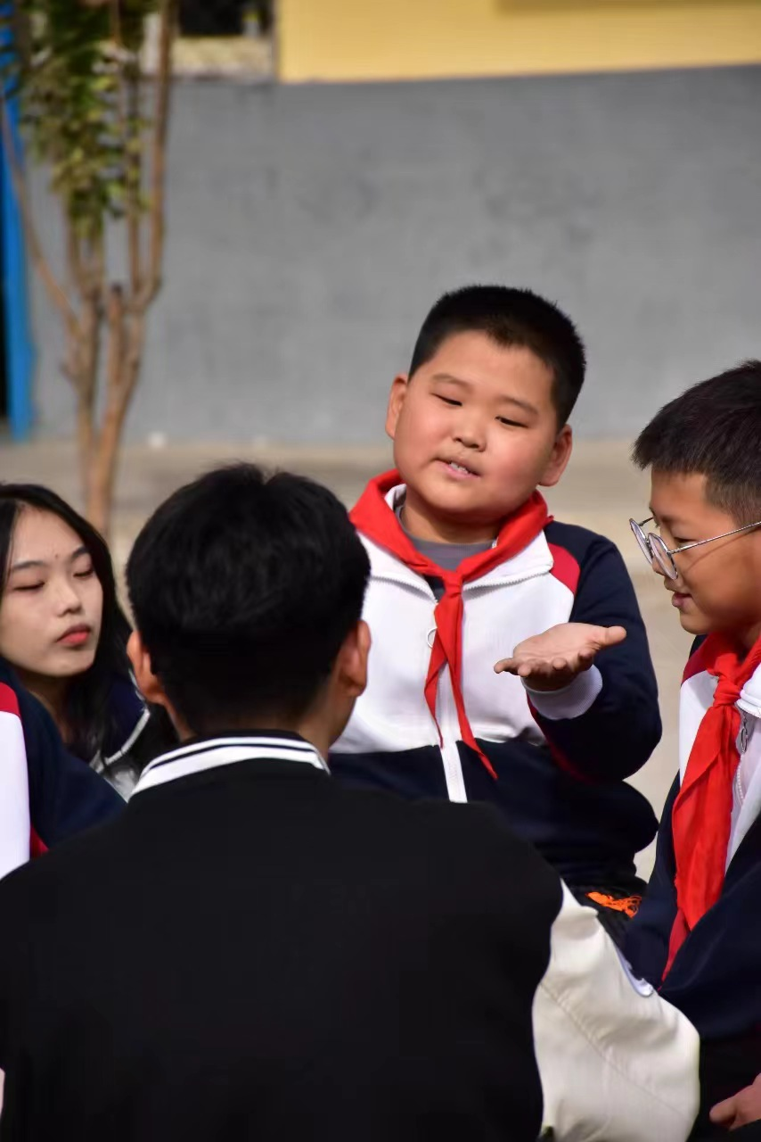 勇?lián)鷷r代使命，傳遞教育力量——鄭家莊小學(xué)支教活動