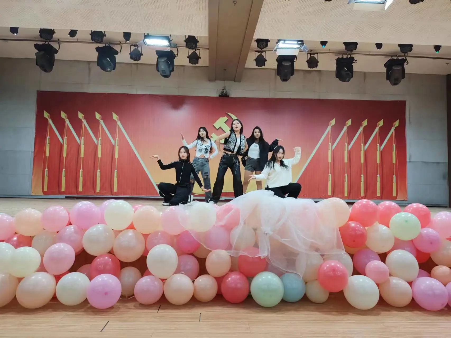 學(xué)生會傳承交接儀式暨文藝匯演