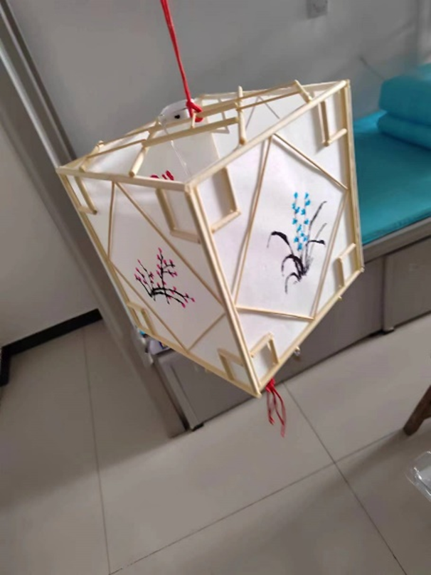 弘揚(yáng)傳統(tǒng)文化 傳承愛(ài)國(guó)情懷——教育學(xué)院開展創(chuàng)意燈籠制作活動(dòng)