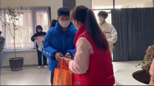 “揚愛老美德，獻志愿精神”志愿服務(wù)慰問活動圓滿結(jié)束