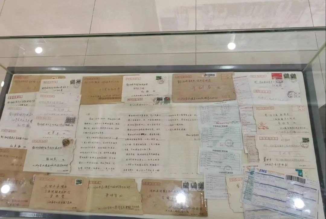 學(xué)李保國精神 做四有好老師 育時代新人