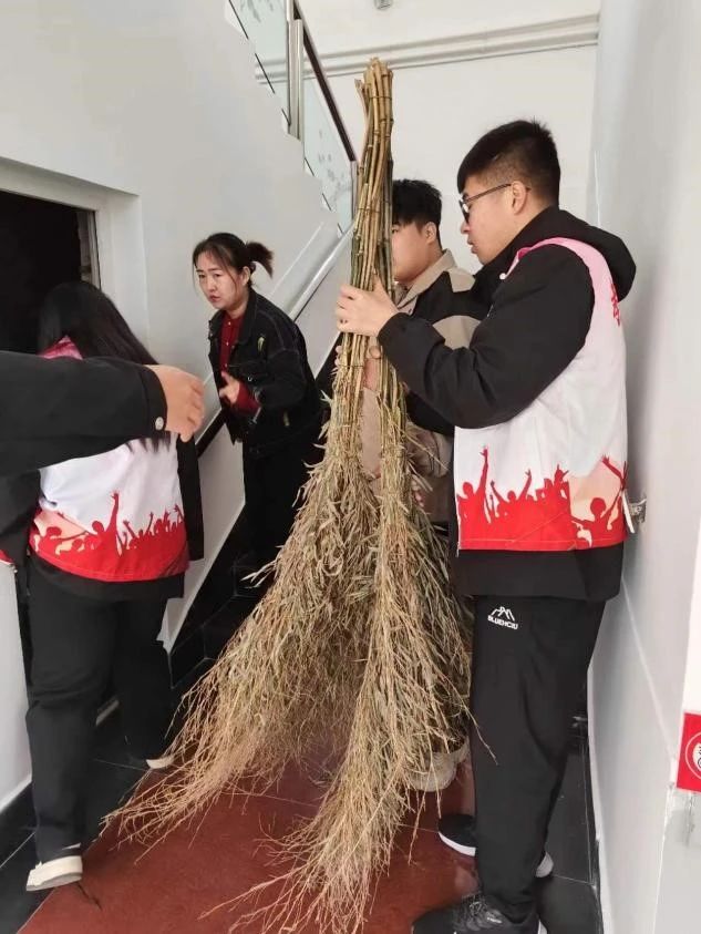 志愿于心，服務于行