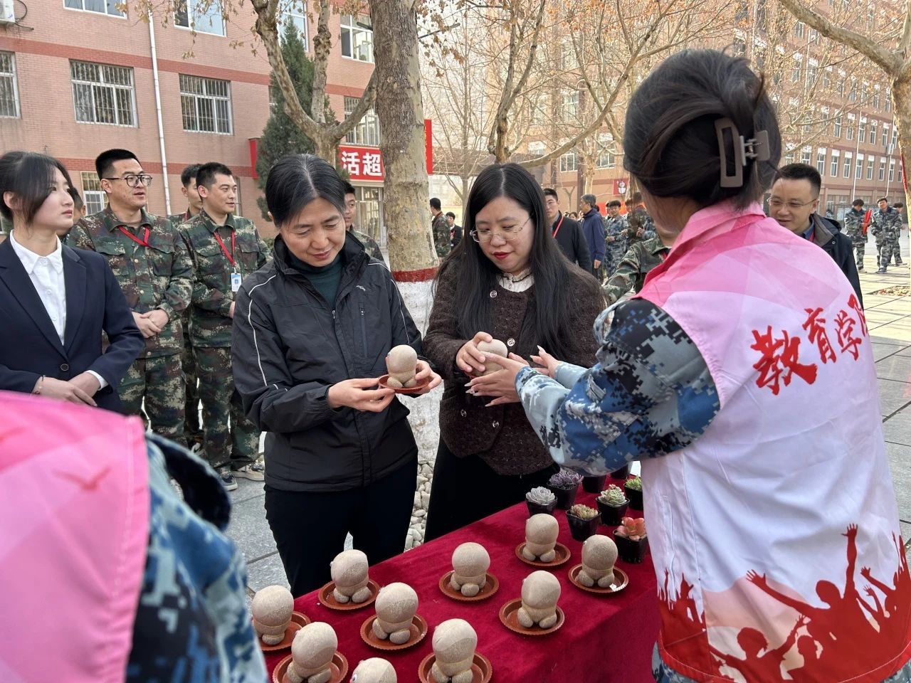 “‘植’此青綠，教樹人心，‘育’汝于成”植樹節(jié)活動(dòng)圓滿結(jié)束!
