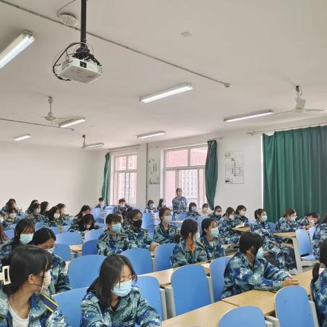 傾聽心聲 關(guān)愛成長 ——期中教學檢查周 小學教育學生座談會