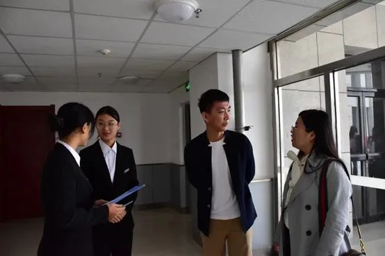 學(xué)李保國精神 做四有好老師 育時代新人